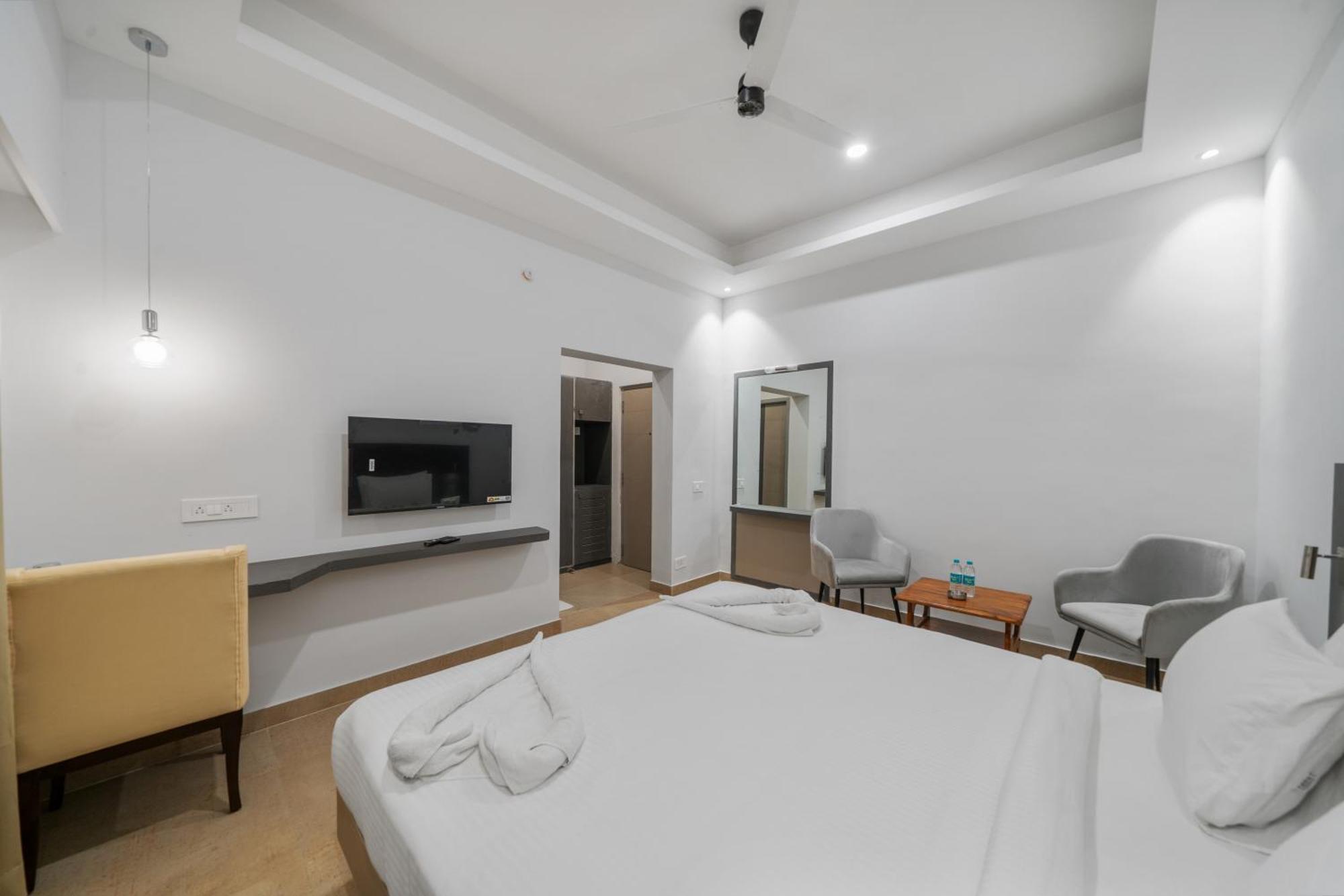 Hotel Gsr Tumkur Bagian luar foto