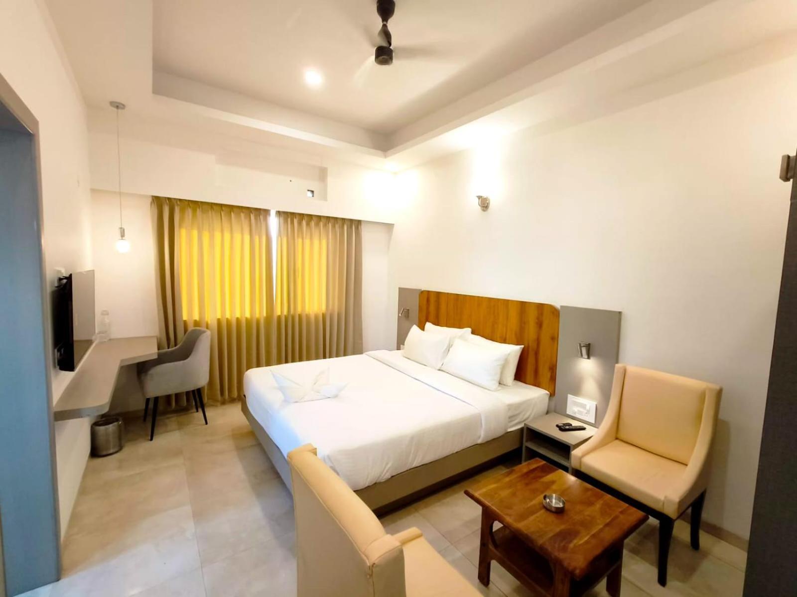 Hotel Gsr Tumkur Bagian luar foto
