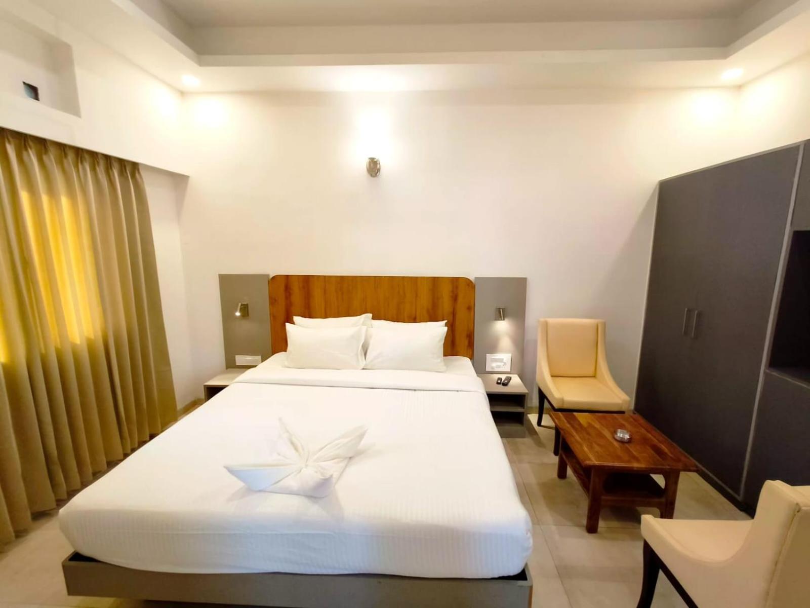 Hotel Gsr Tumkur Bagian luar foto