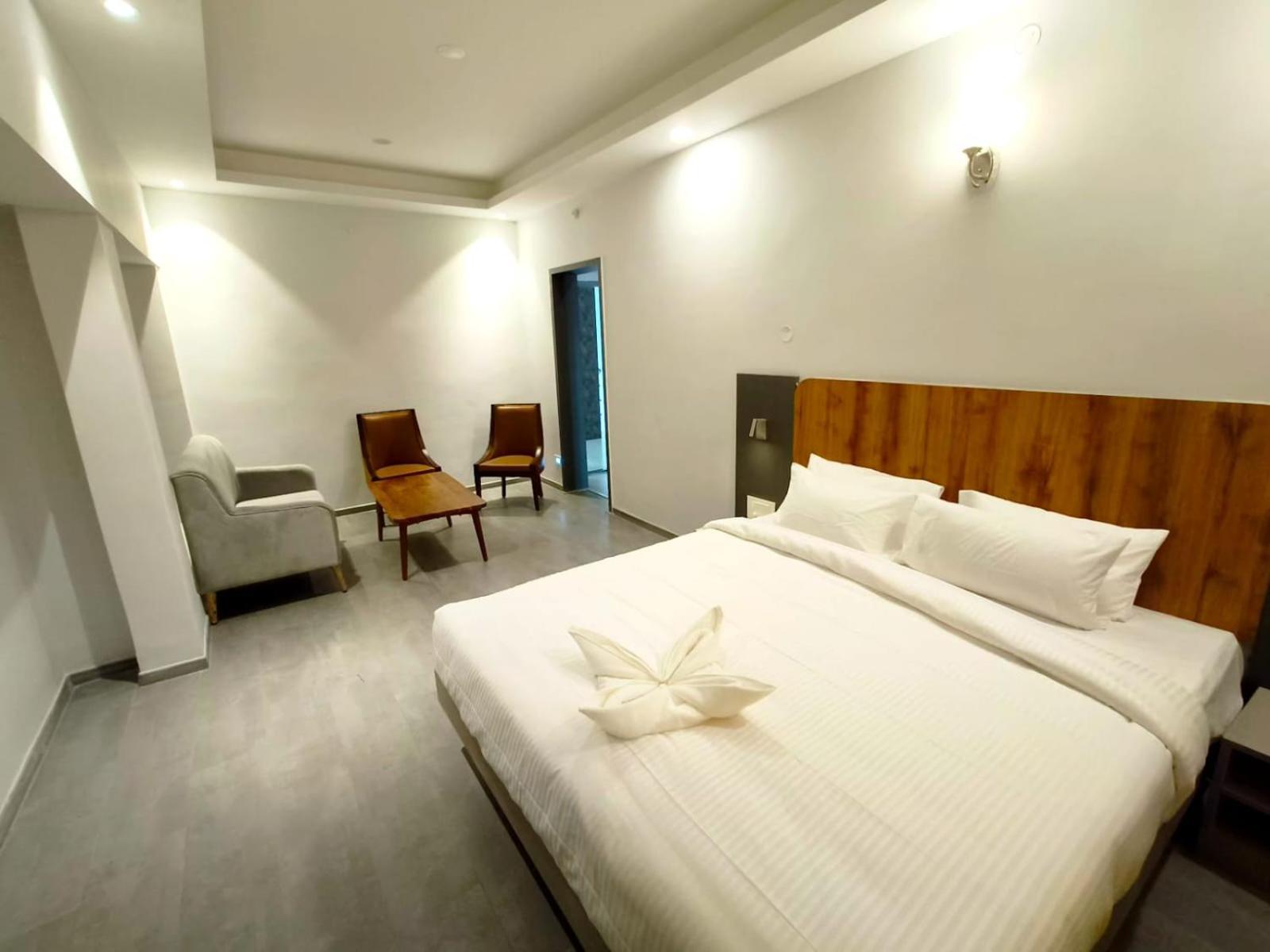 Hotel Gsr Tumkur Bagian luar foto