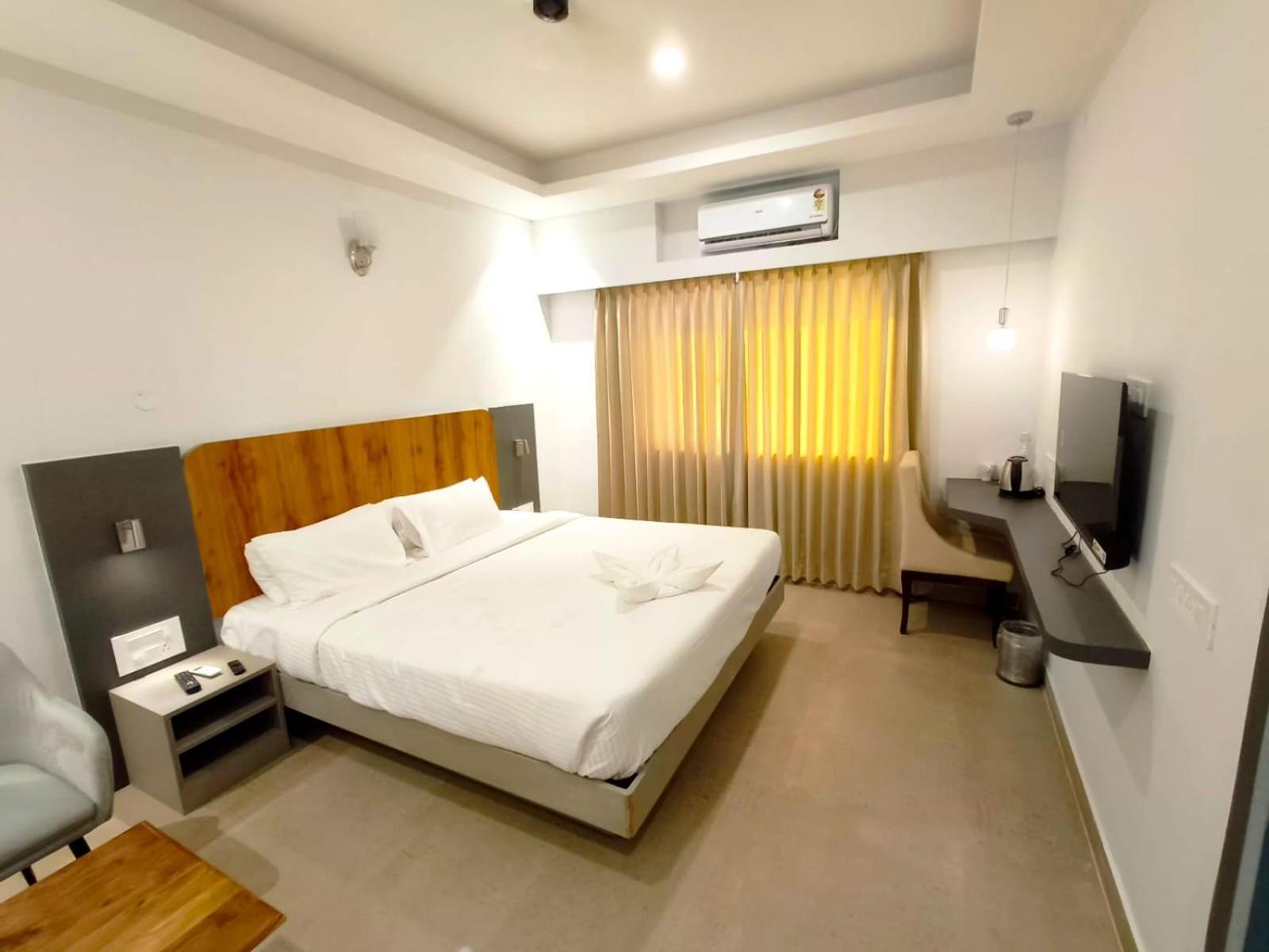 Hotel Gsr Tumkur Bagian luar foto