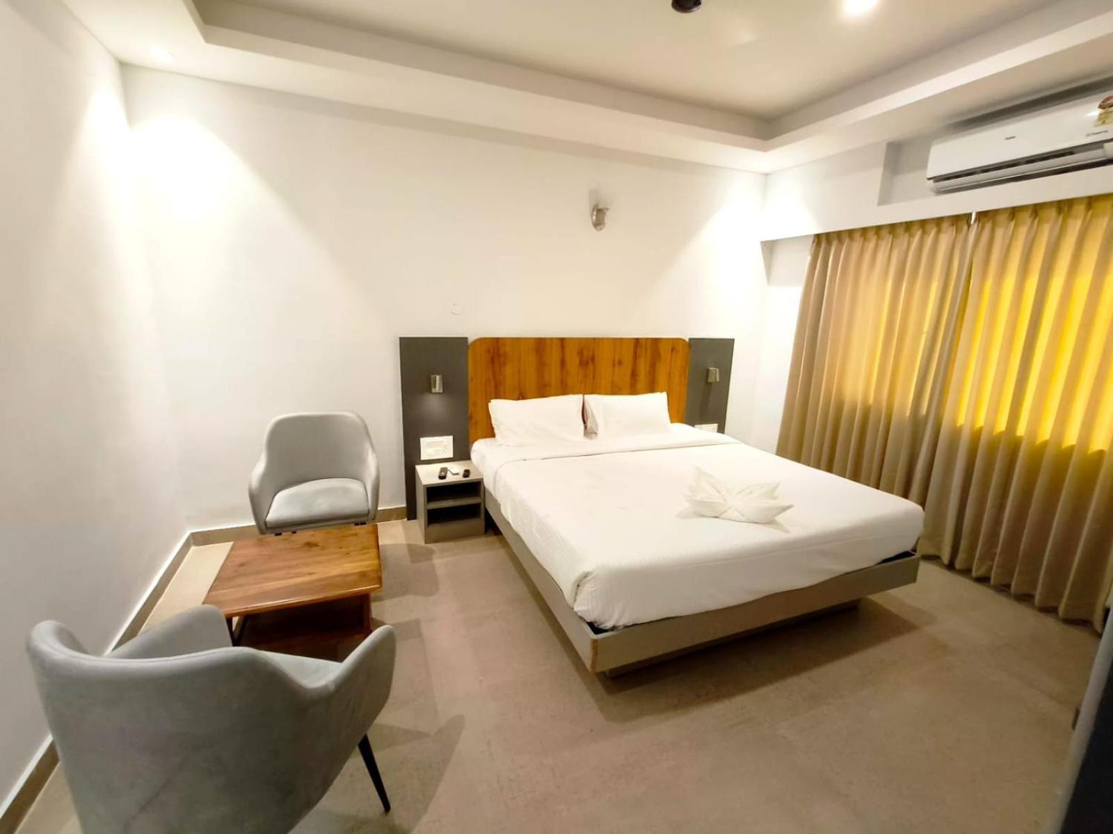 Hotel Gsr Tumkur Bagian luar foto