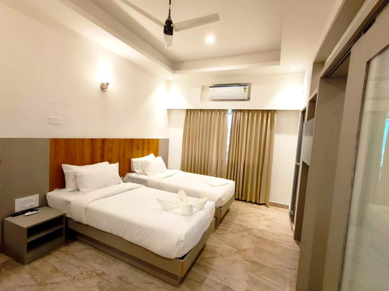 Hotel Gsr Tumkur Bagian luar foto